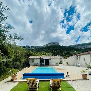  Appartement Studio De Charme Avec Piscine
