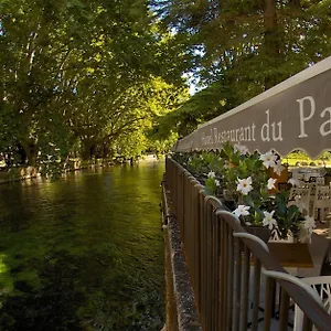 Hotel Restaurant Du Parc En Bord De Riviere, Fontaine-de-Vaucluse