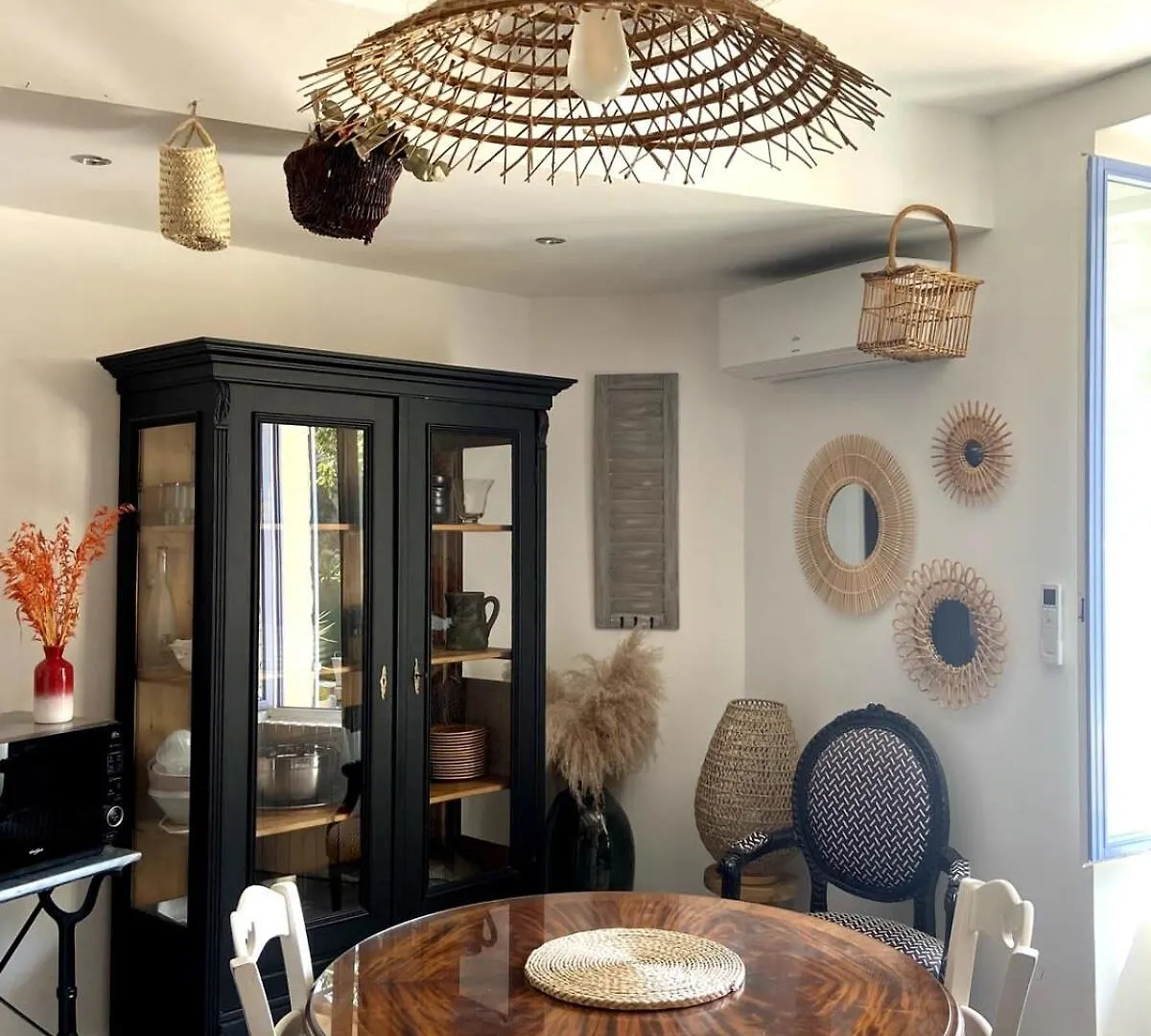 Holiday home Villa Les Volets Bleus Fontaine-de-Vaucluse France